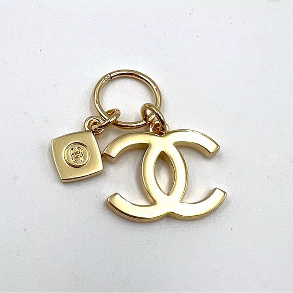 Chanel Gold Bag Charm - Picture 3 of 3
